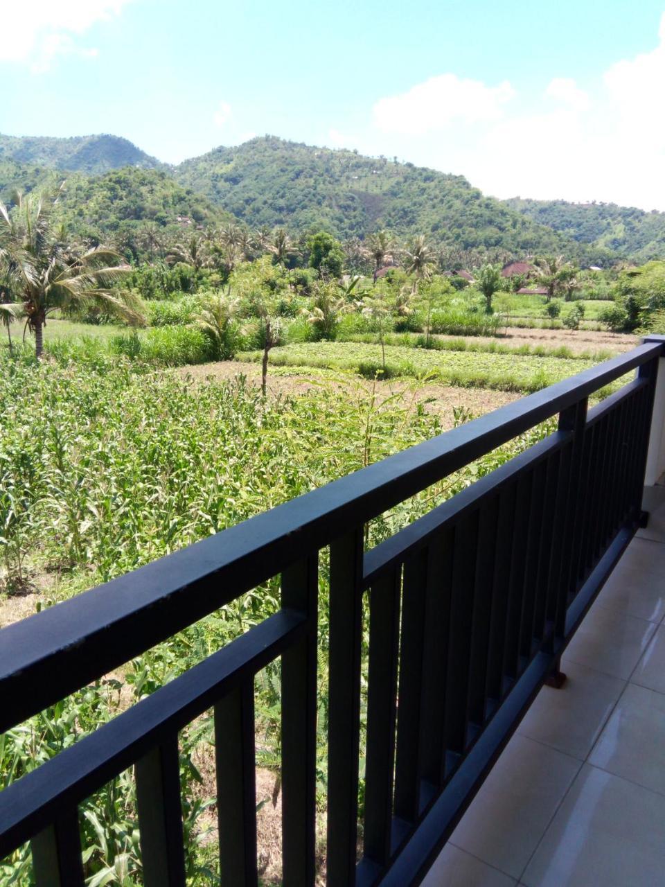 Mesari Homestay & Warung Amed Екстериор снимка